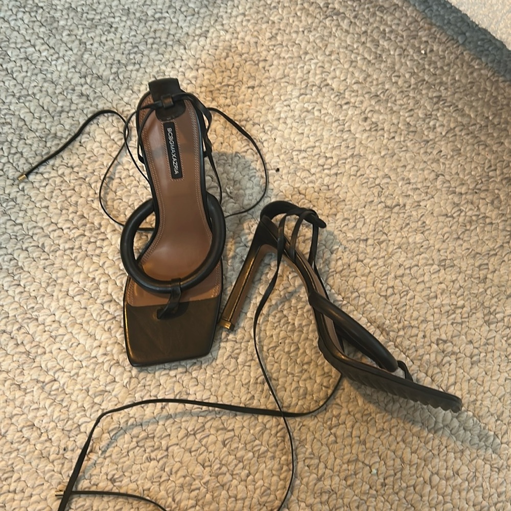 BCBGMAXAZRIA barely worn leather ankle wrap heeled sandals